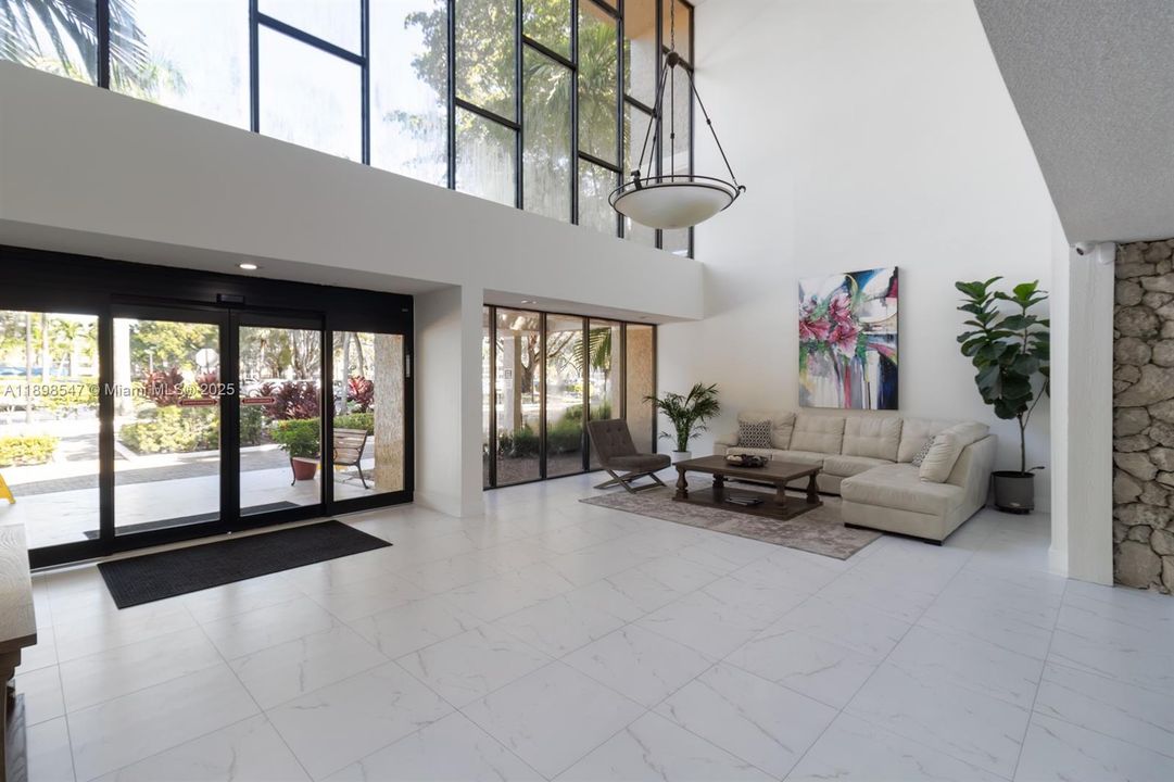 For Rent: $2,700 (2 beds, 2 baths, 1235 Square Feet)