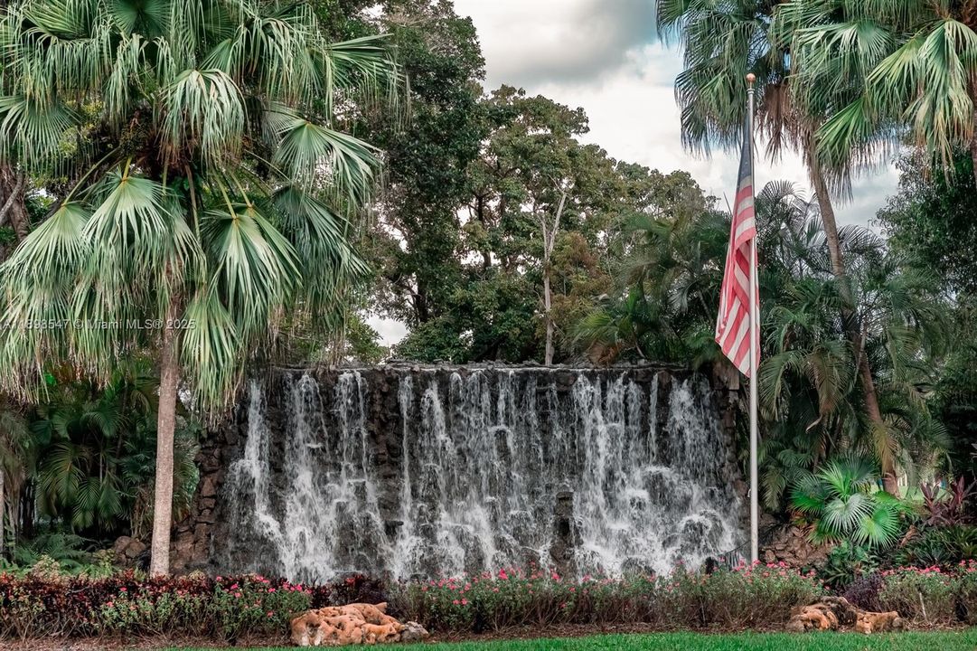 For Rent: $2,700 (2 beds, 2 baths, 1235 Square Feet)