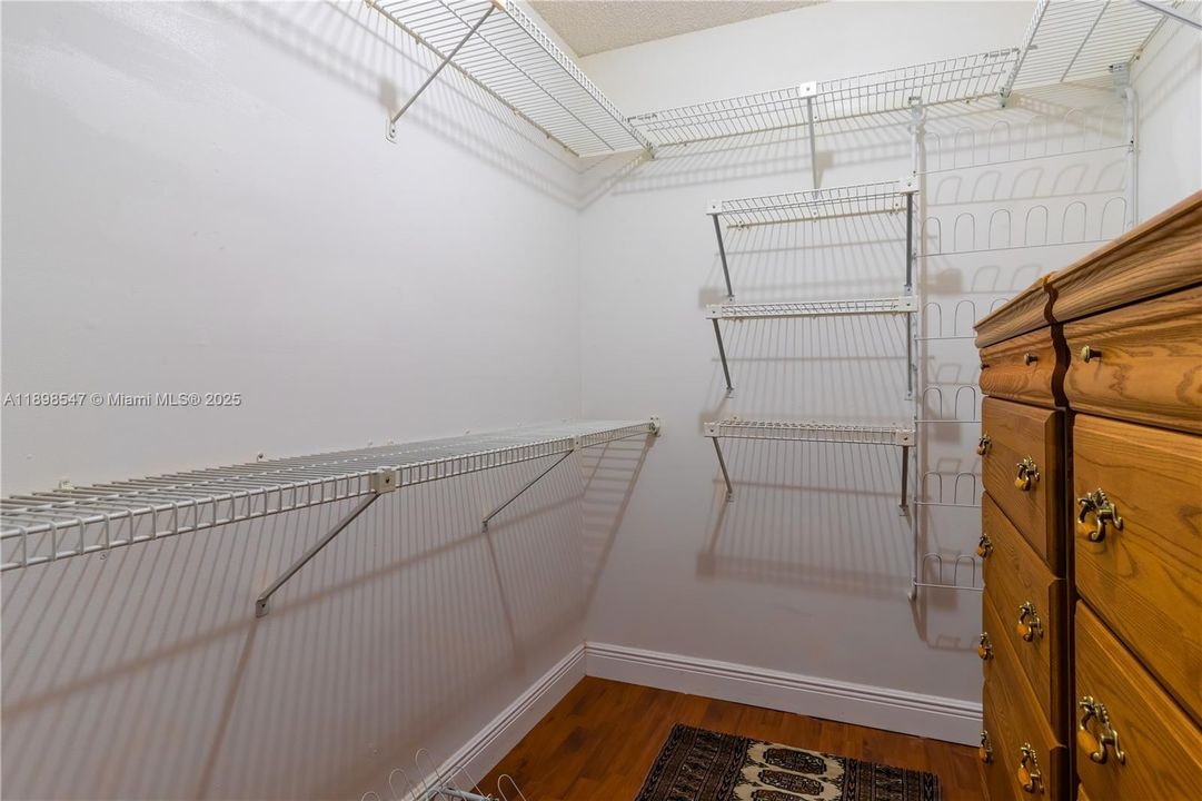 W.I.C. in main bdrm.