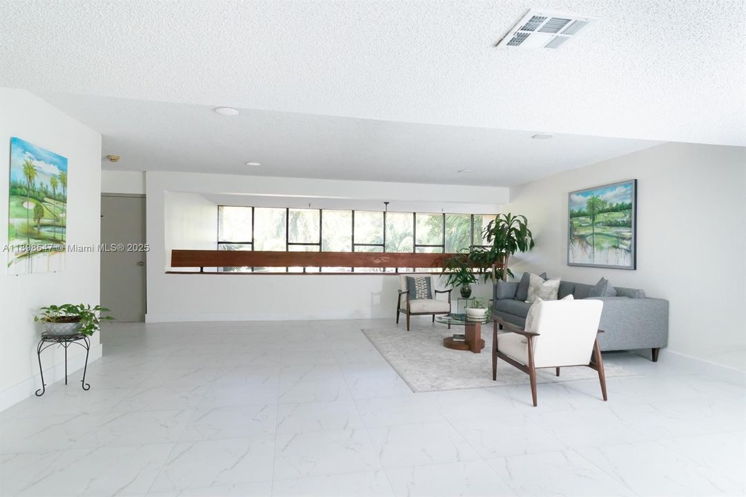 For Rent: $2,700 (2 beds, 2 baths, 1235 Square Feet)