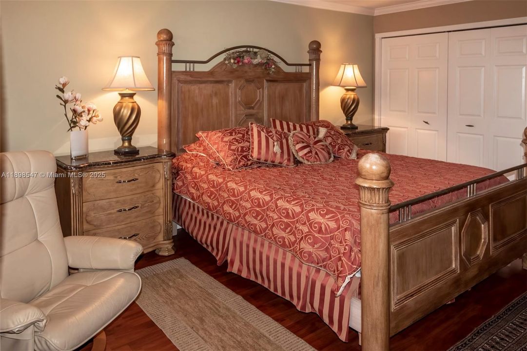 For Rent: $2,700 (2 beds, 2 baths, 1235 Square Feet)