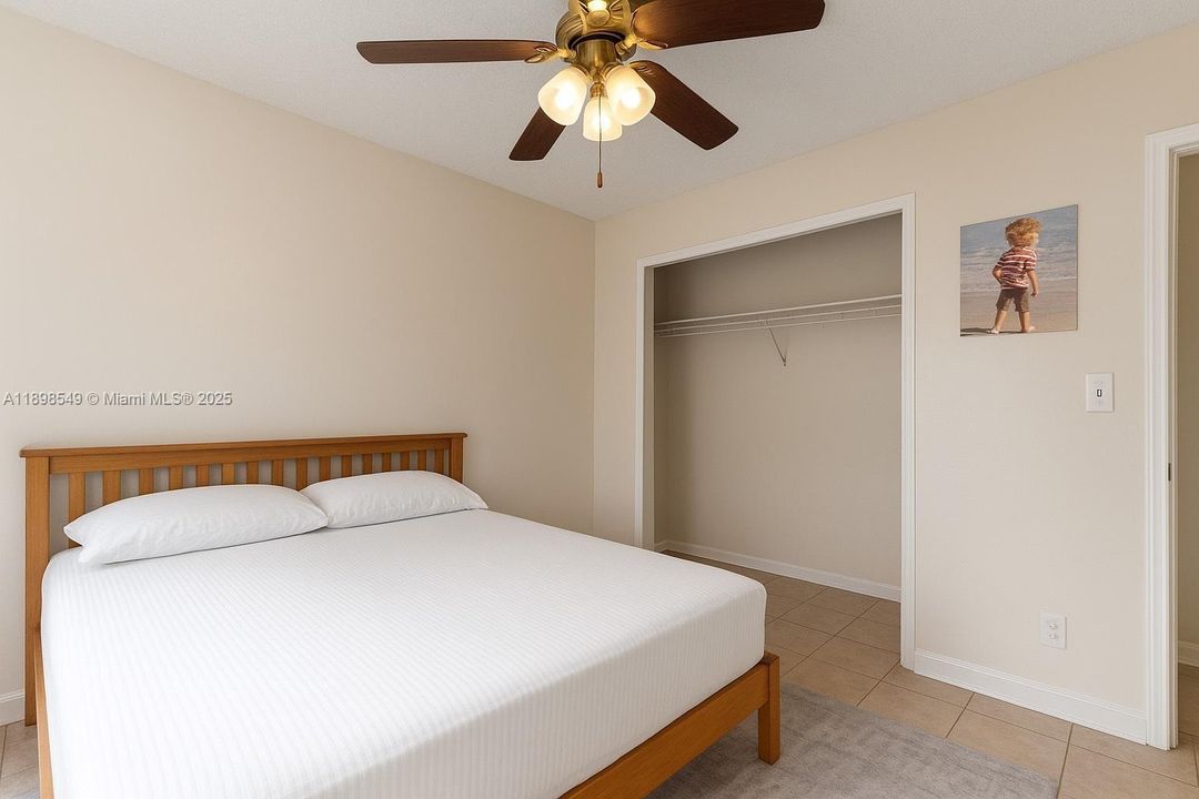 Vendido Recientemente: $174,999 (2 camas, 2 baños, 1019 Pies cuadrados)