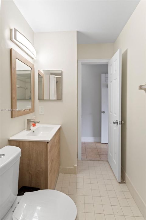 Vendido Recientemente: $174,999 (2 camas, 2 baños, 1019 Pies cuadrados)