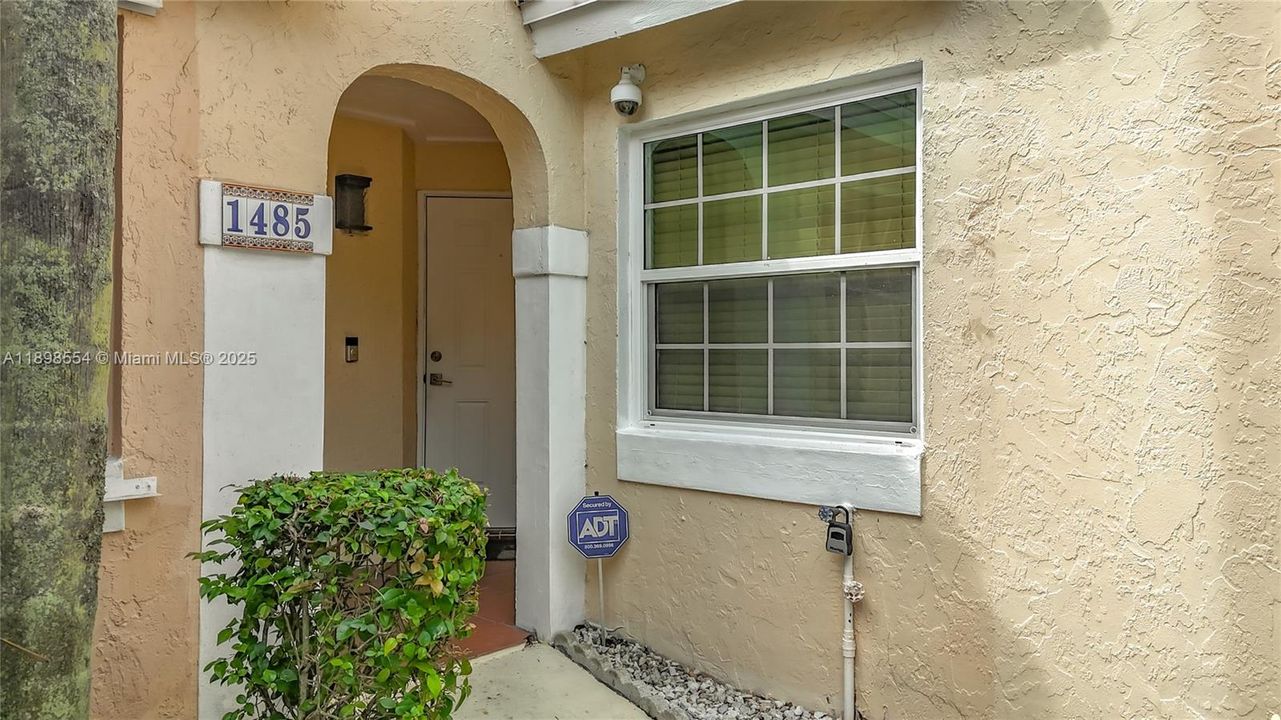 待售: $465,000 (2 贝兹, 2 浴室, 1018 平方英尺)