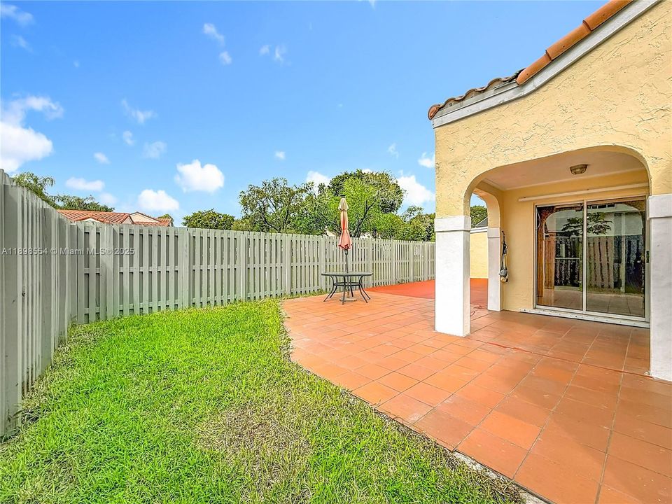 待售: $465,000 (2 贝兹, 2 浴室, 1018 平方英尺)