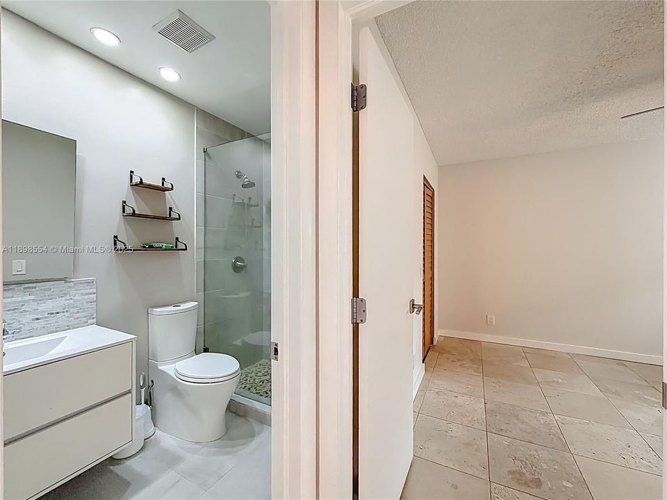 待售: $465,000 (2 贝兹, 2 浴室, 1018 平方英尺)