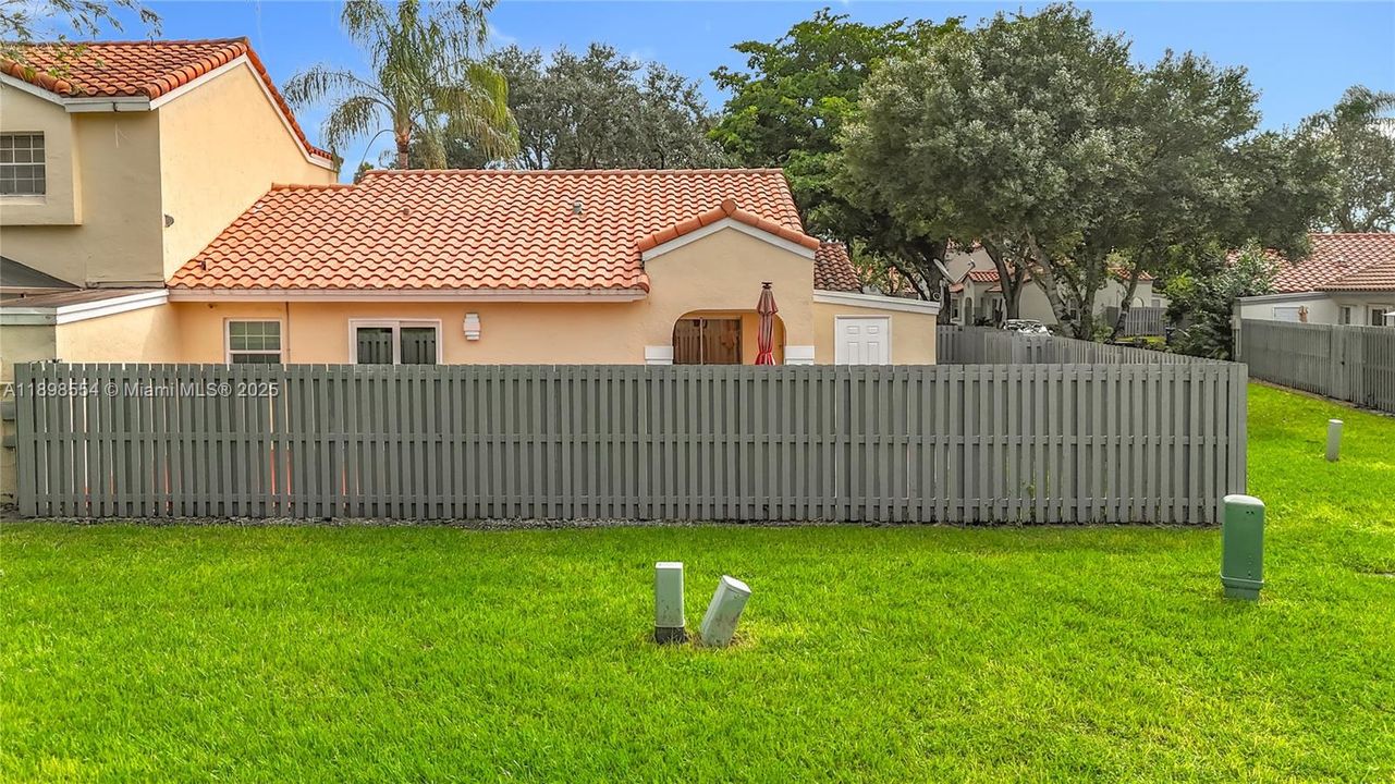 待售: $465,000 (2 贝兹, 2 浴室, 1018 平方英尺)