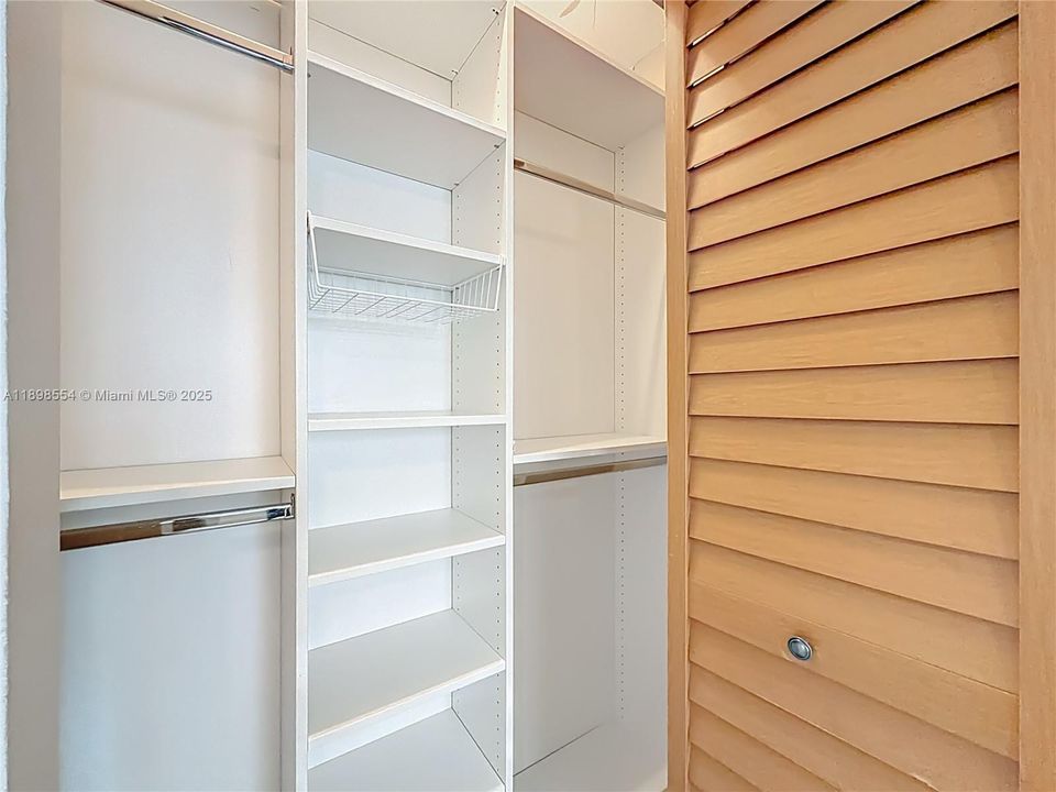 待售: $465,000 (2 贝兹, 2 浴室, 1018 平方英尺)