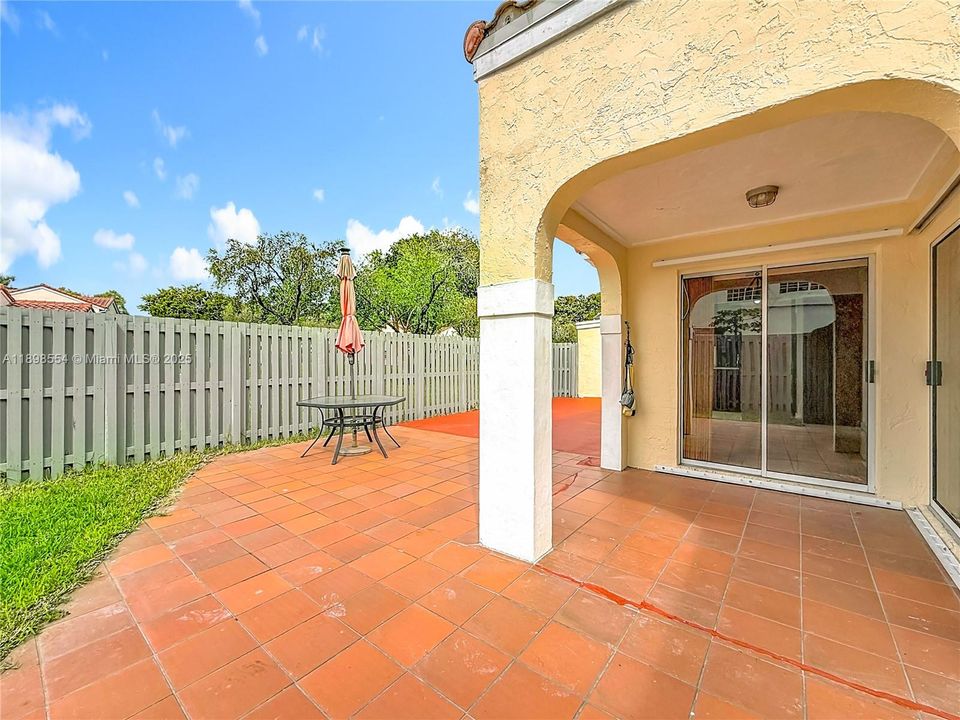 待售: $465,000 (2 贝兹, 2 浴室, 1018 平方英尺)