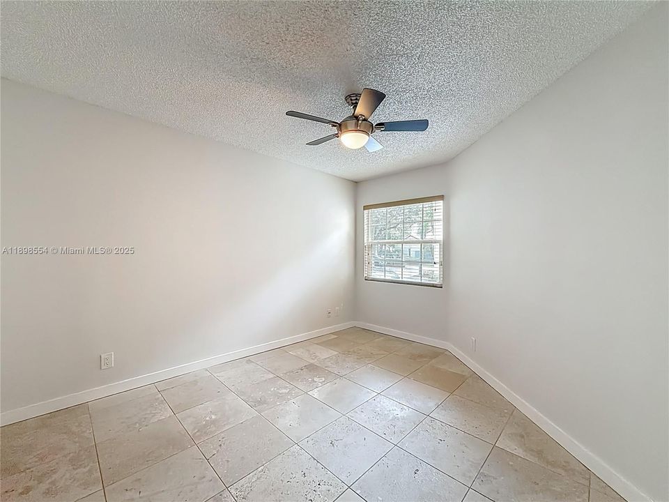 待售: $465,000 (2 贝兹, 2 浴室, 1018 平方英尺)