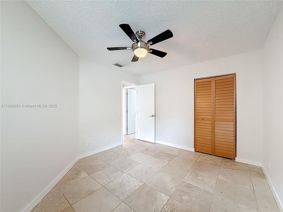 待售: $465,000 (2 贝兹, 2 浴室, 1018 平方英尺)