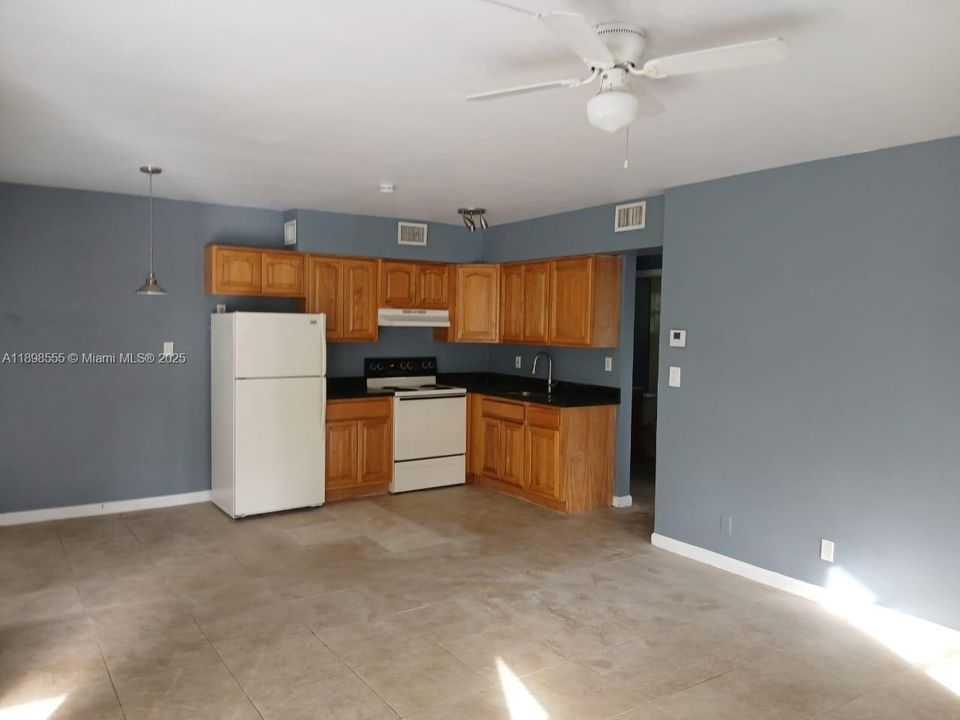 最近租的: $1,575 (1 贝兹, 1 浴室, 0 平方英尺)