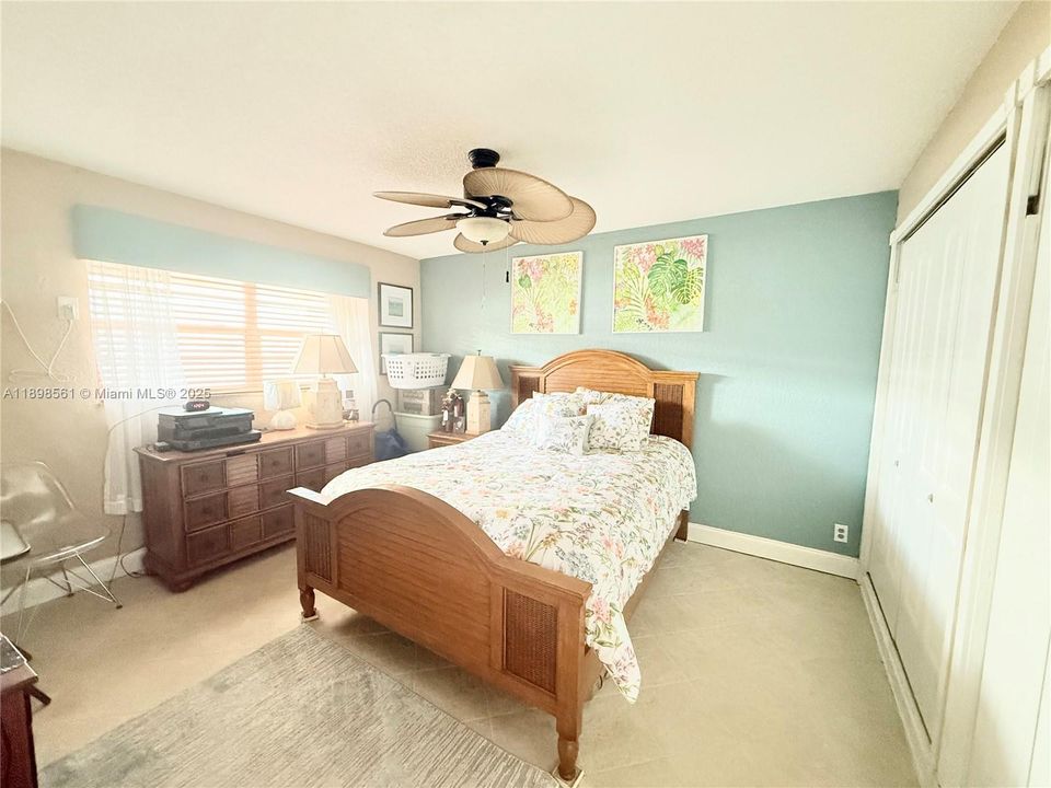 For Sale: $185,000 (2 beds, 1 baths, 850 Square Feet)