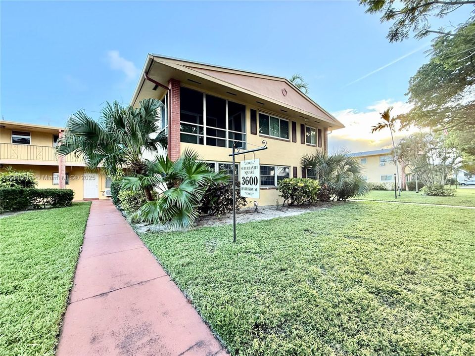 For Sale: $185,000 (2 beds, 1 baths, 850 Square Feet)