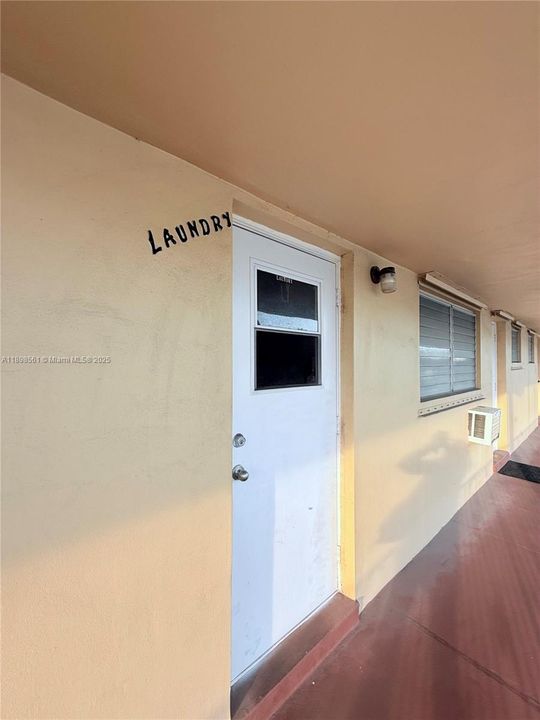 For Sale: $185,000 (2 beds, 1 baths, 850 Square Feet)