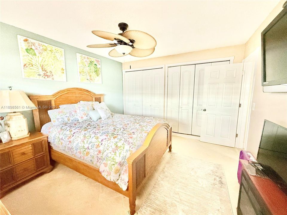 For Sale: $185,000 (2 beds, 1 baths, 850 Square Feet)