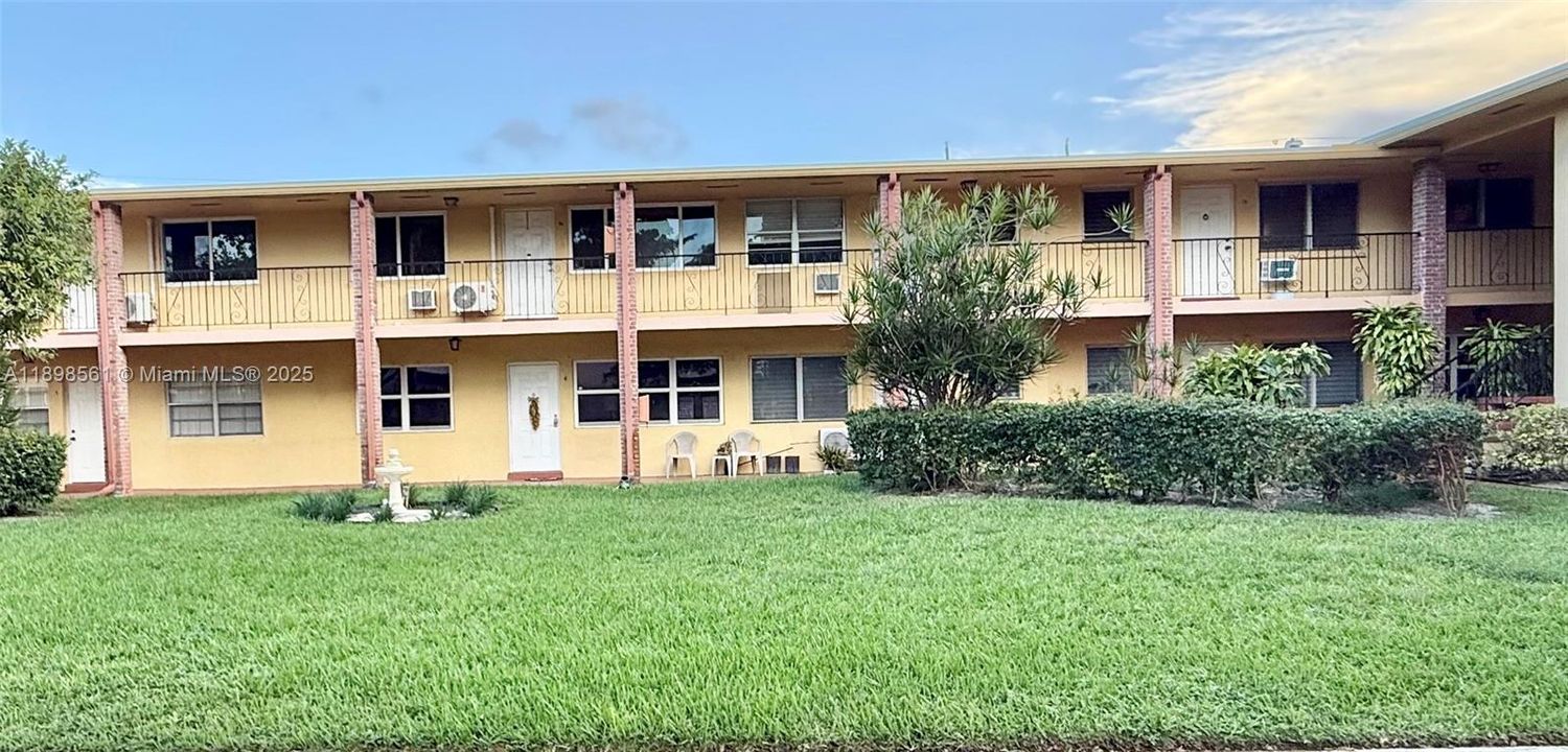 For Sale: $185,000 (2 beds, 1 baths, 850 Square Feet)