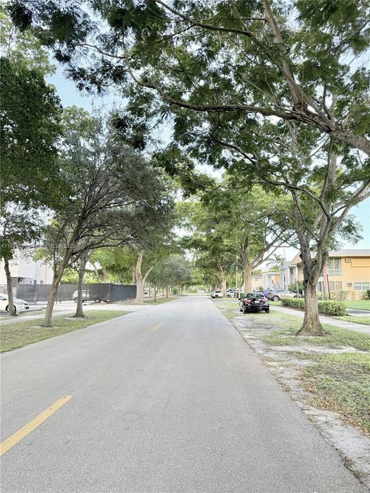 For Sale: $185,000 (2 beds, 1 baths, 850 Square Feet)