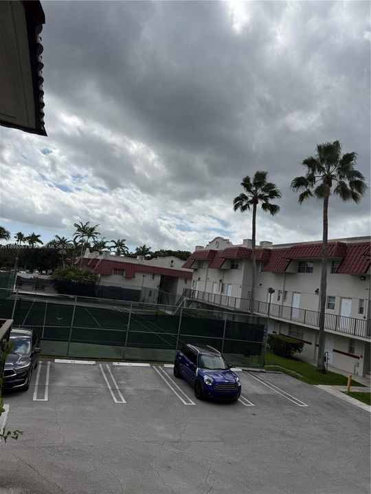 For Rent: $2,300 (2 beds, 1 baths, 890 Square Feet)