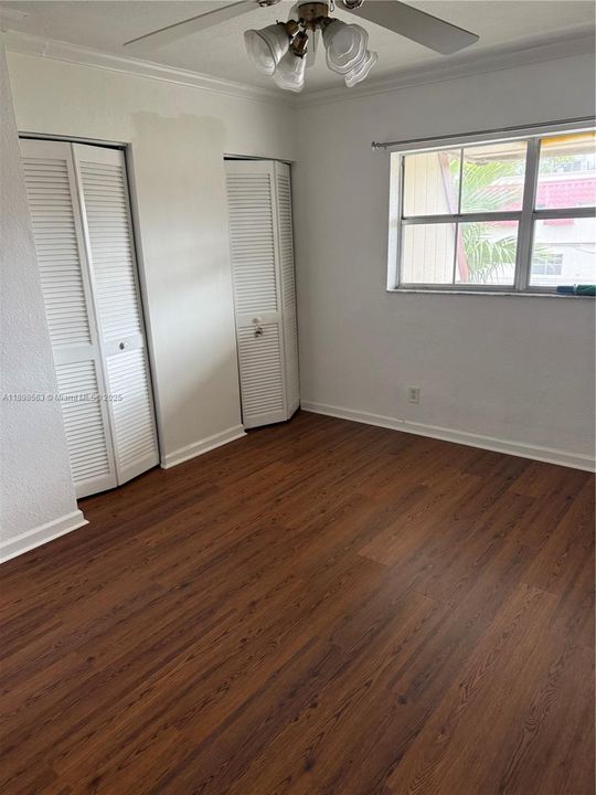 For Rent: $2,300 (2 beds, 1 baths, 890 Square Feet)