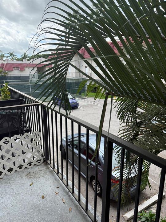 For Rent: $2,300 (2 beds, 1 baths, 890 Square Feet)