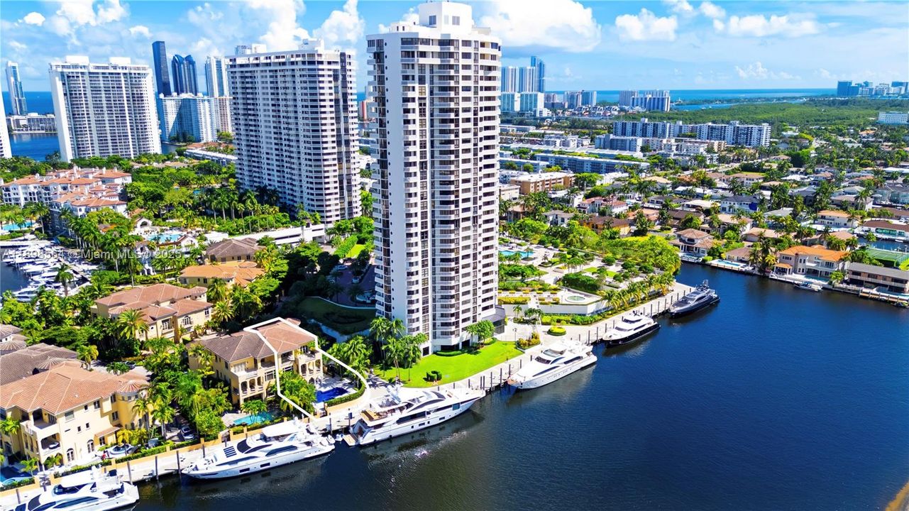 En Venta: $7,450,000 (5 camas, 6 baños, 7202 Pies cuadrados)