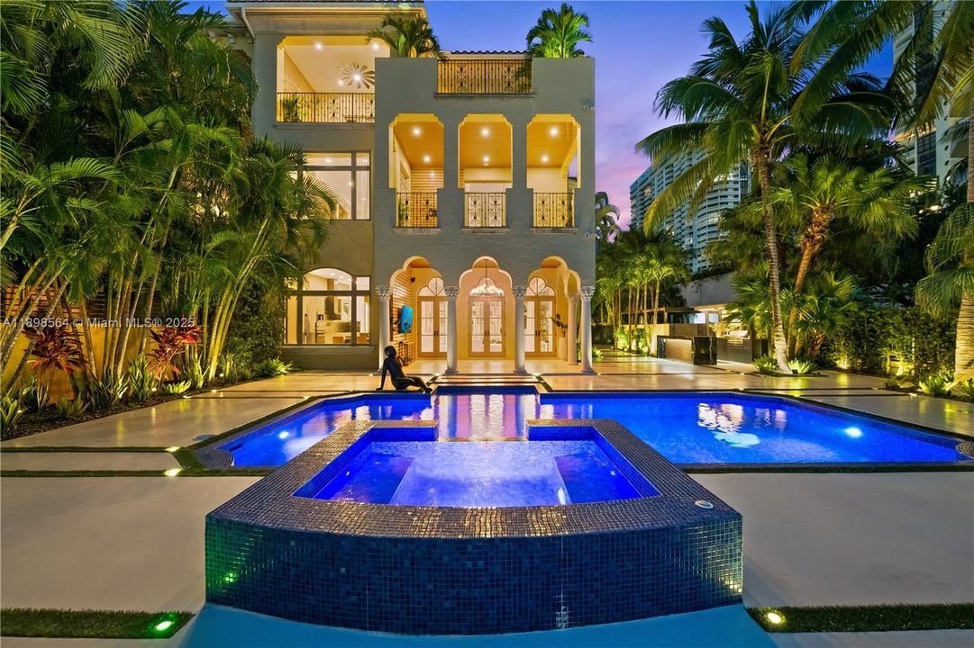 En Venta: $7,450,000 (5 camas, 6 baños, 7202 Pies cuadrados)