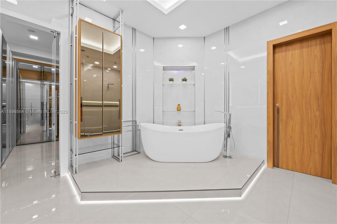 En Venta: $7,450,000 (5 camas, 6 baños, 7202 Pies cuadrados)