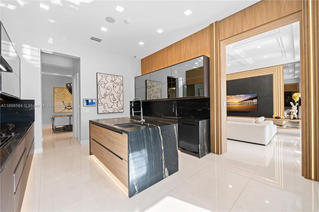 En Venta: $7,450,000 (5 camas, 6 baños, 7202 Pies cuadrados)