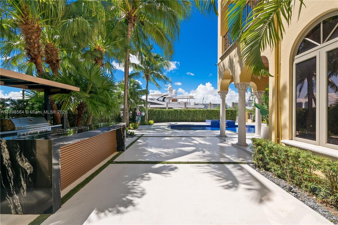 En Venta: $7,450,000 (5 camas, 6 baños, 7202 Pies cuadrados)