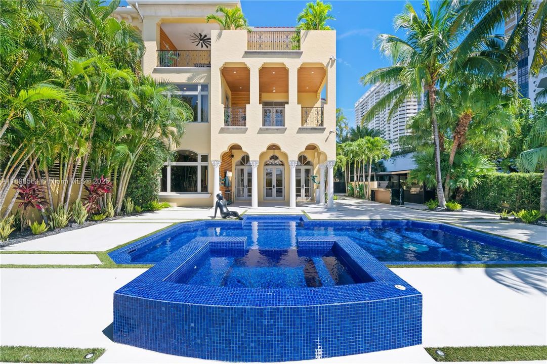 En Venta: $7,450,000 (5 camas, 6 baños, 7202 Pies cuadrados)