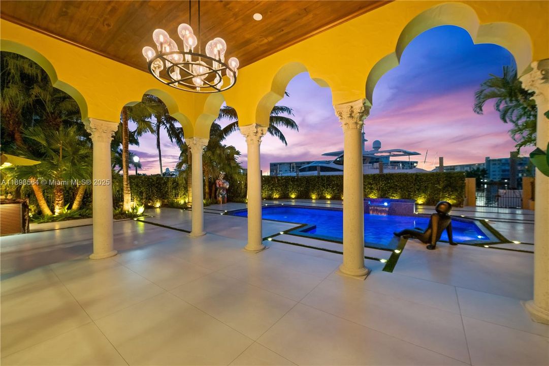 En Venta: $7,450,000 (5 camas, 6 baños, 7202 Pies cuadrados)