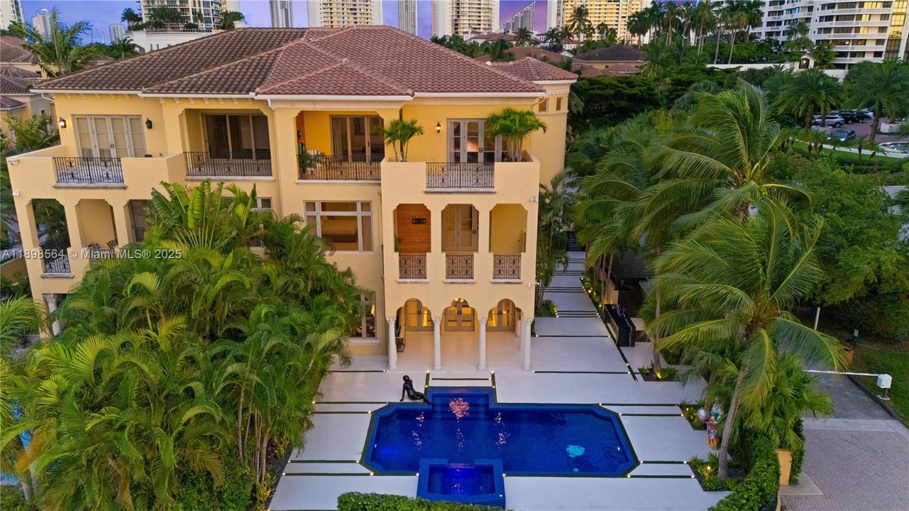 En Venta: $7,450,000 (5 camas, 6 baños, 7202 Pies cuadrados)