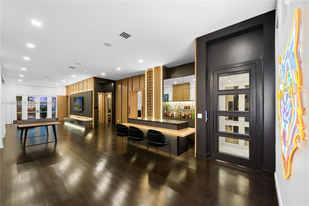 En Venta: $7,450,000 (5 camas, 6 baños, 7202 Pies cuadrados)