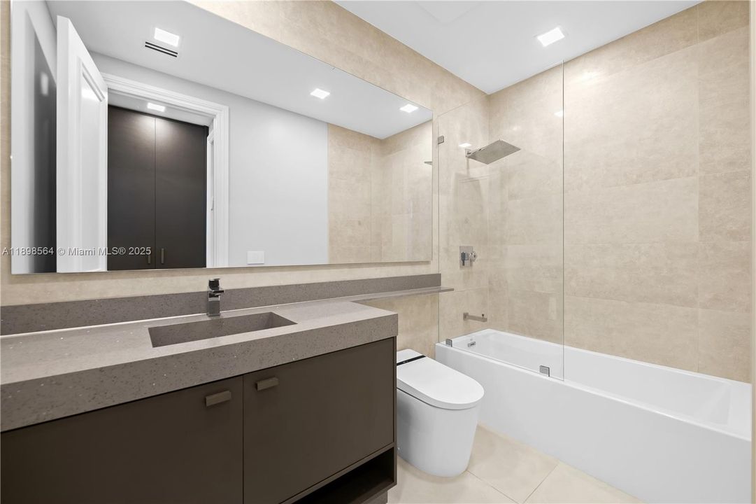 En Venta: $7,450,000 (5 camas, 6 baños, 7202 Pies cuadrados)