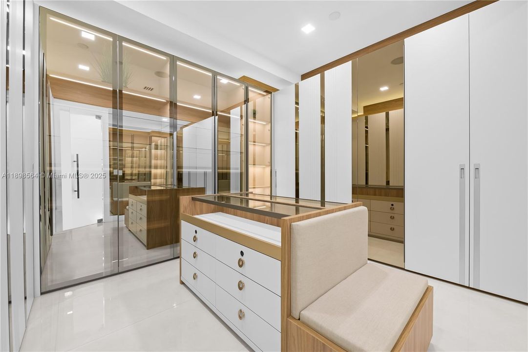 En Venta: $7,450,000 (5 camas, 6 baños, 7202 Pies cuadrados)