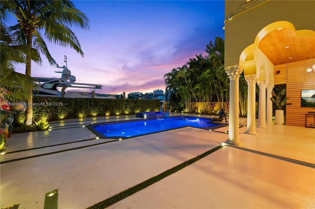 En Venta: $7,450,000 (5 camas, 6 baños, 7202 Pies cuadrados)