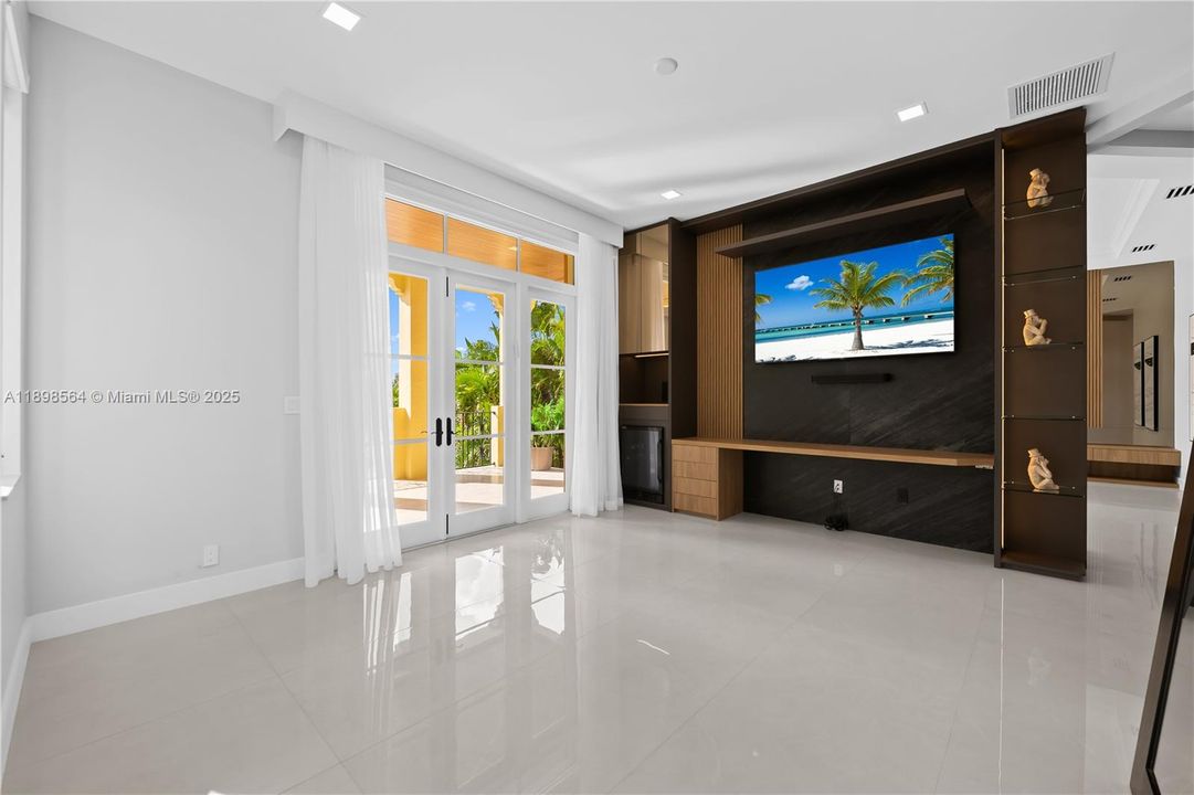 En Venta: $7,450,000 (5 camas, 6 baños, 7202 Pies cuadrados)