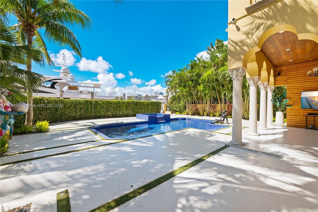 En Venta: $7,450,000 (5 camas, 6 baños, 7202 Pies cuadrados)