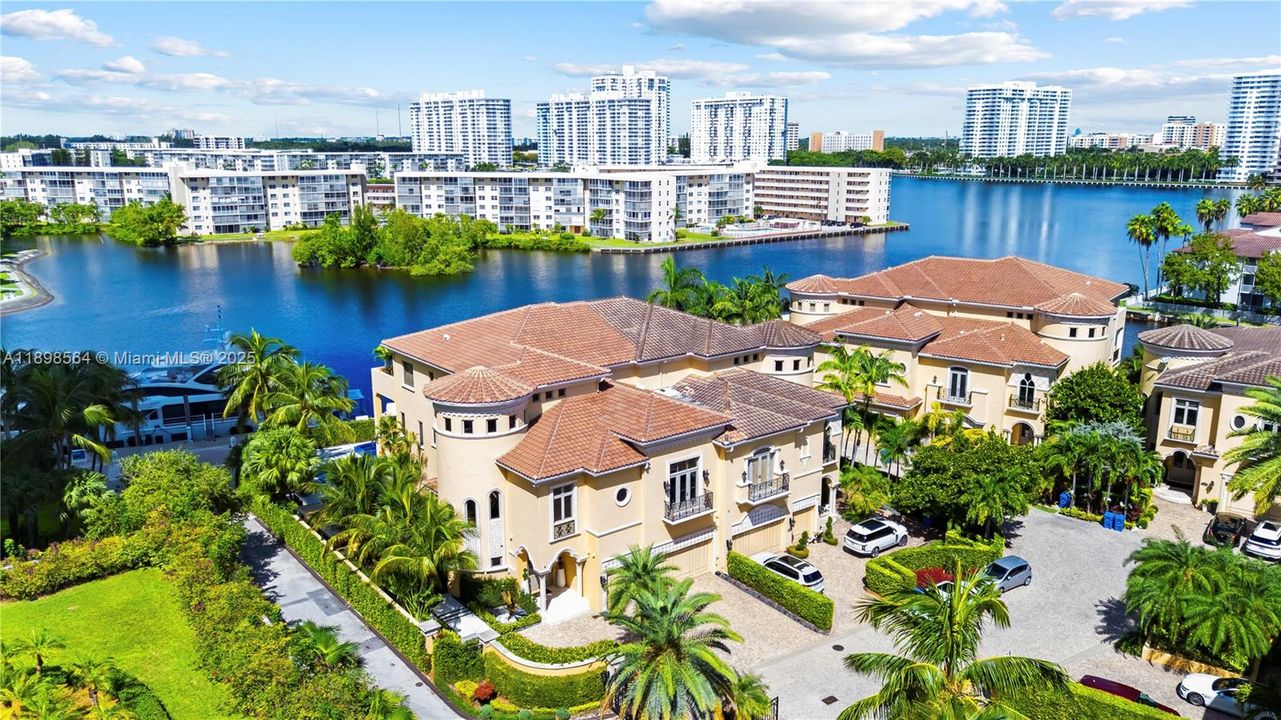 En Venta: $7,450,000 (5 camas, 6 baños, 7202 Pies cuadrados)