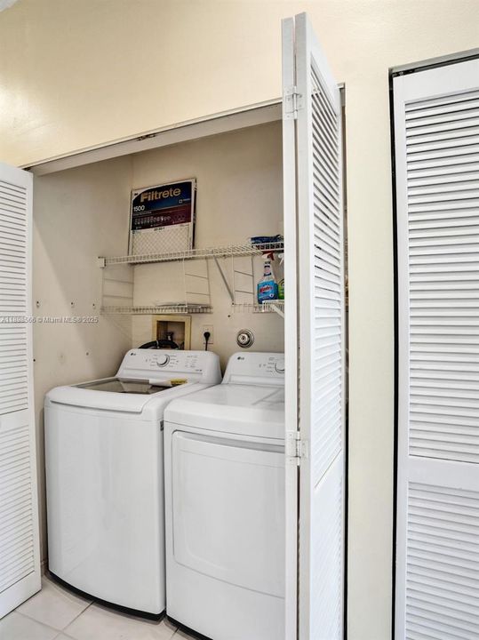 For Sale: $475,000 (3 beds, 2 baths, 1292 Square Feet)