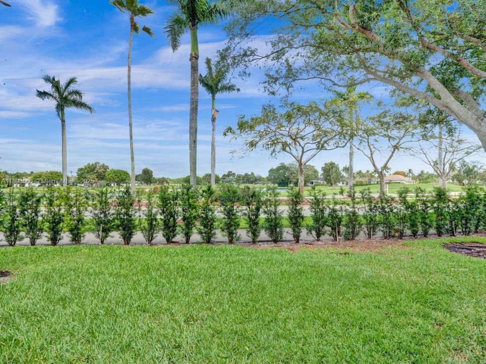 For Sale: $475,000 (3 beds, 2 baths, 1292 Square Feet)