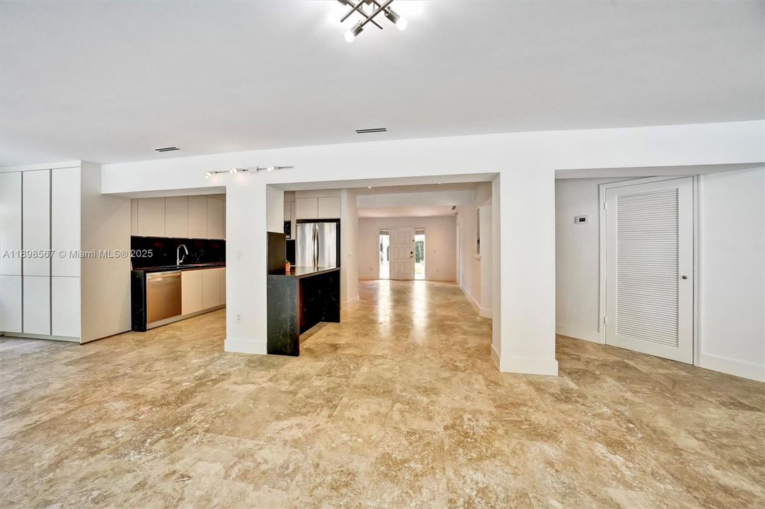 For Rent: $16,000 (4 beds, 3 baths, 2177 Square Feet)