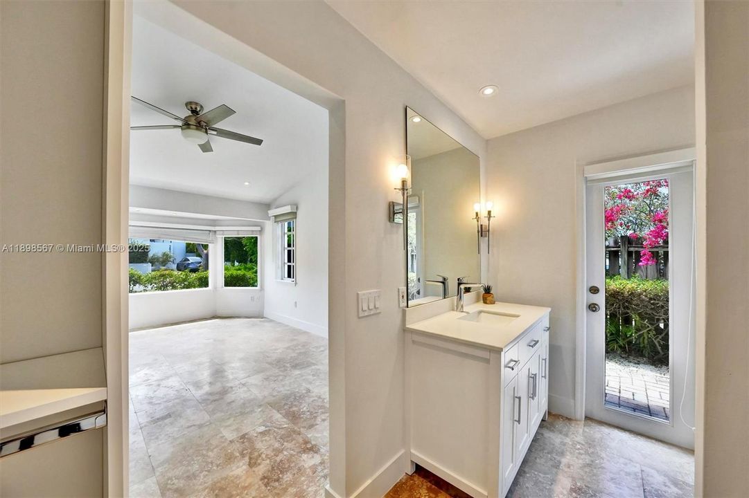 For Rent: $16,000 (4 beds, 3 baths, 2177 Square Feet)