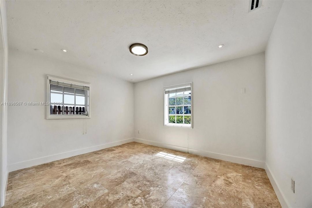 For Rent: $16,000 (4 beds, 3 baths, 2177 Square Feet)