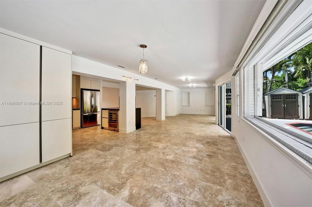 For Rent: $16,000 (4 beds, 3 baths, 2177 Square Feet)