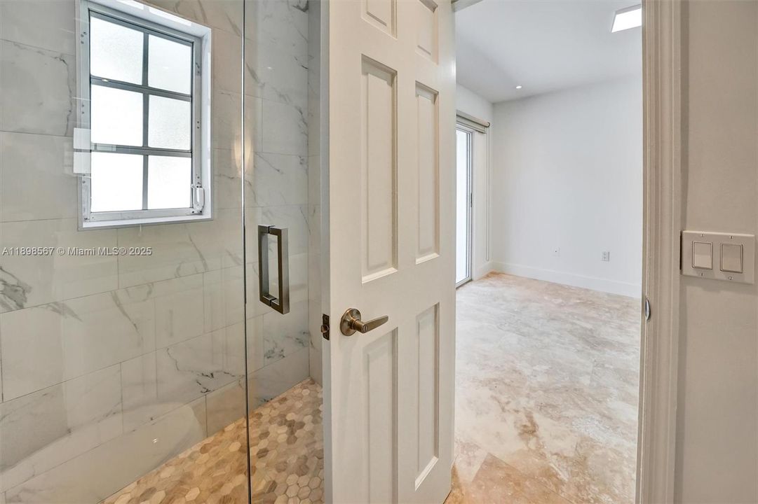 For Rent: $16,000 (4 beds, 3 baths, 2177 Square Feet)