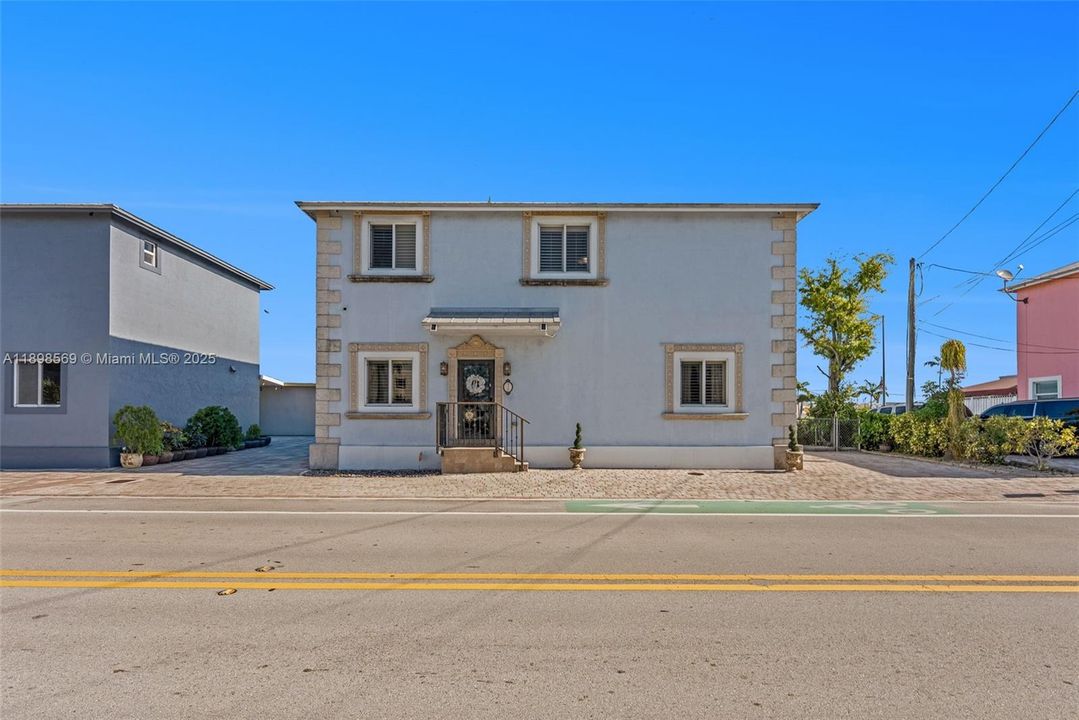 For Sale: $689,000 (4 beds, 2 baths, 1840 Square Feet)