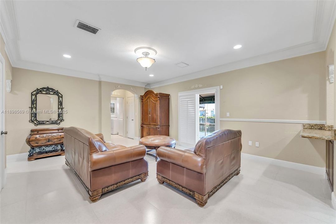 For Sale: $689,000 (4 beds, 2 baths, 1840 Square Feet)