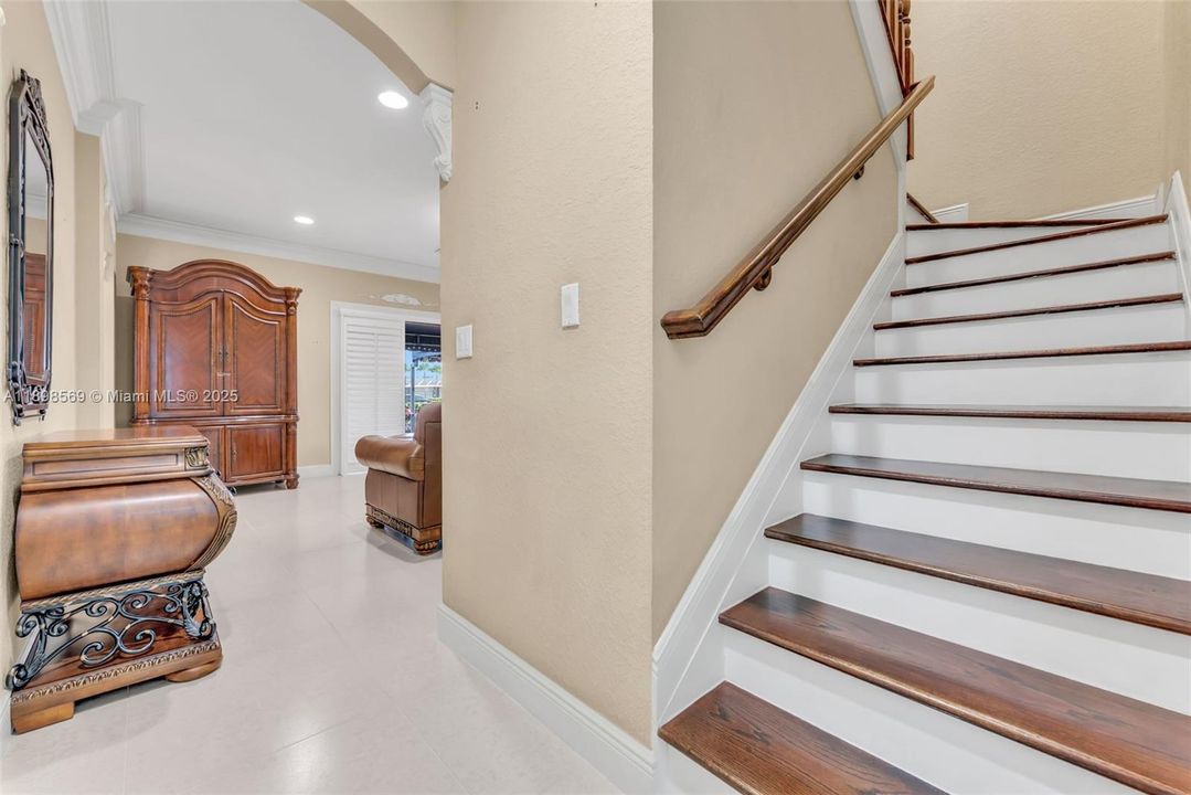 For Sale: $689,000 (4 beds, 2 baths, 1840 Square Feet)